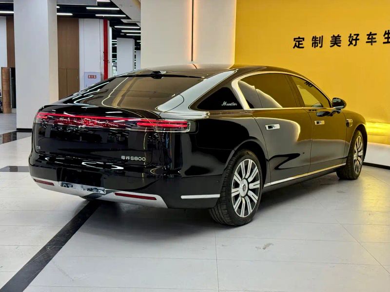 Zun_jie Suv