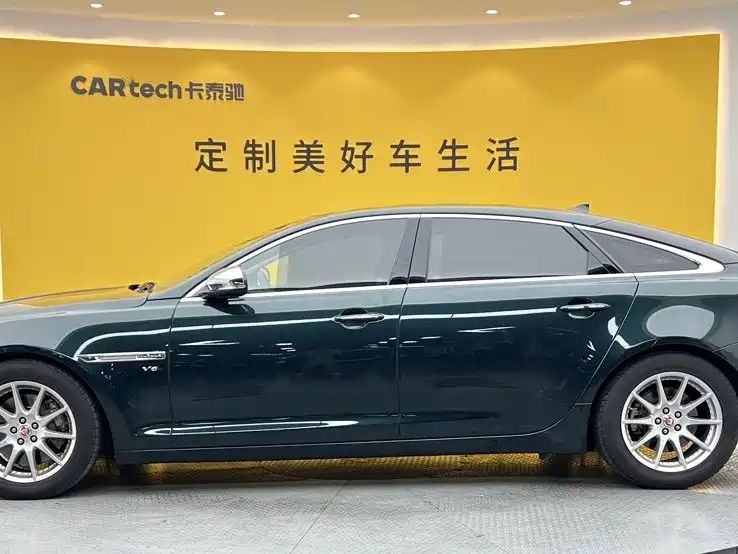 Jaguar XJ