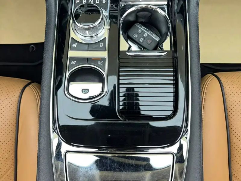 Jaguar XJ