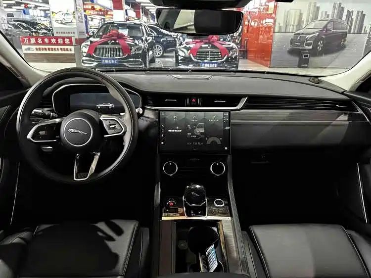 Jaguar xf