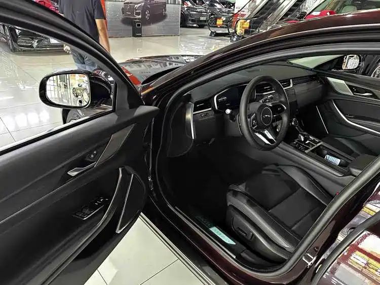 Jaguar xf