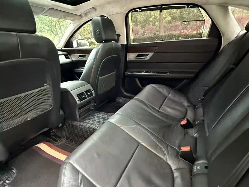 Jaguar xf