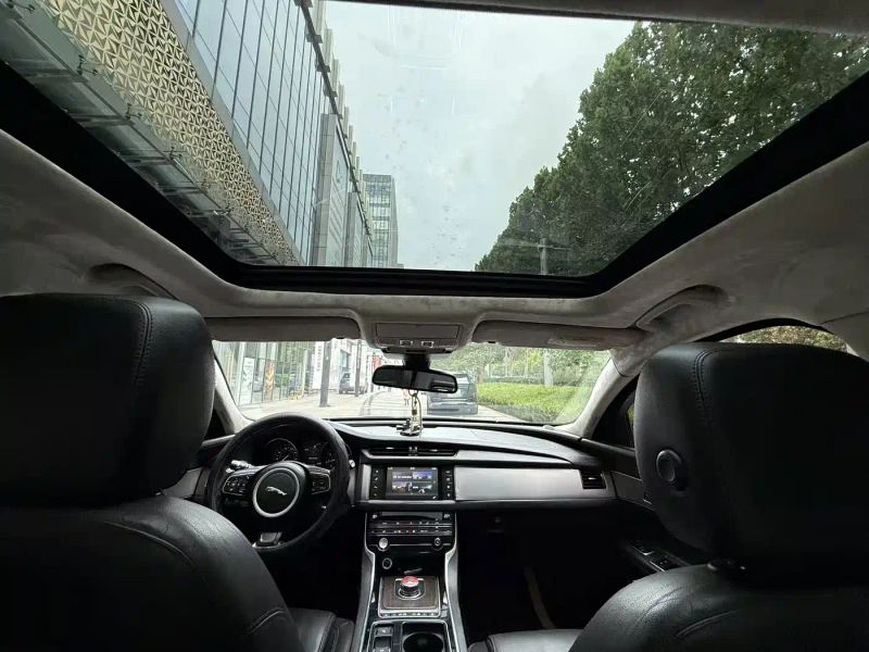 Jaguar xf