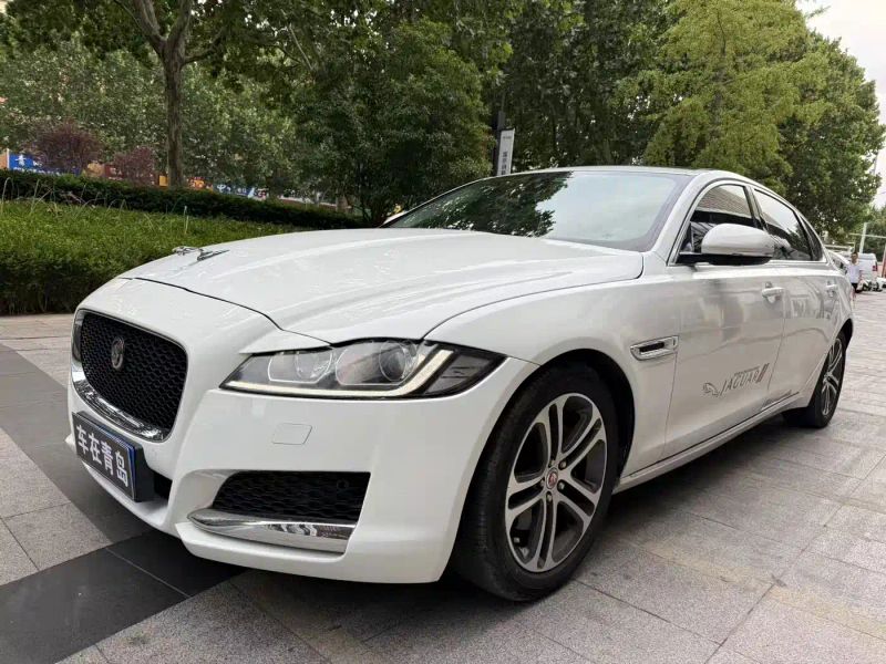 Jaguar xf