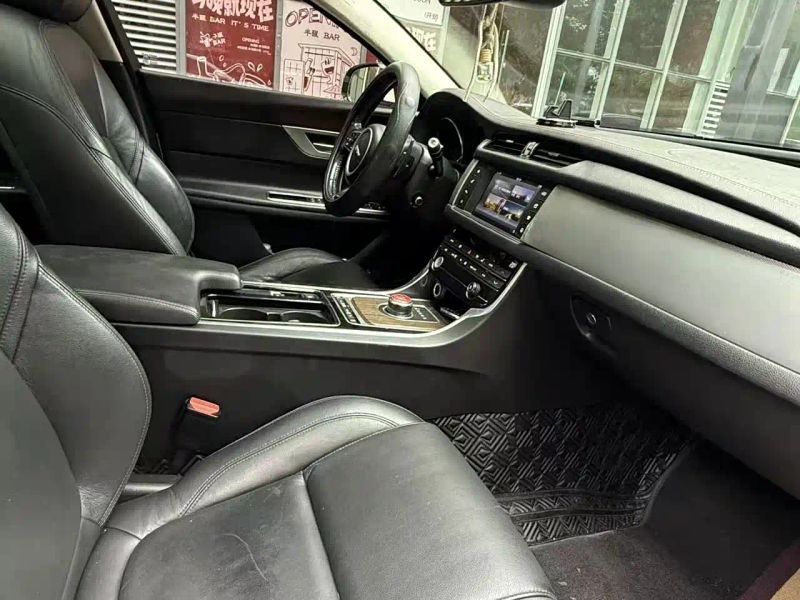 Jaguar xf