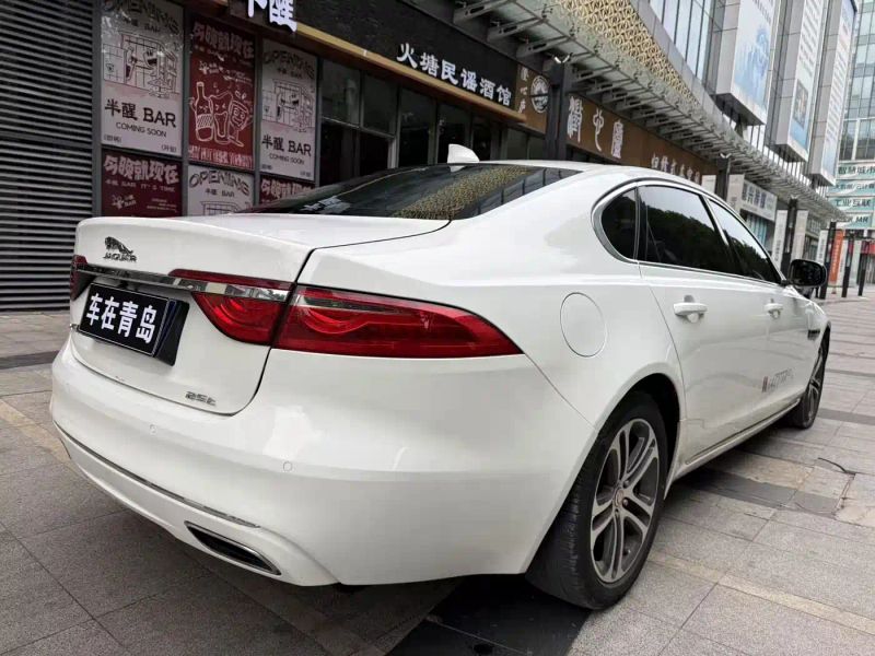 Jaguar xf