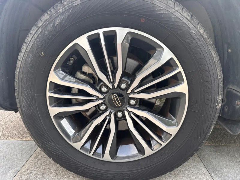 Geely X6
