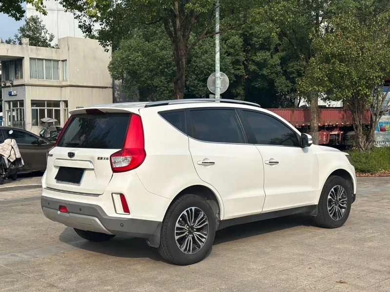 Geely X6