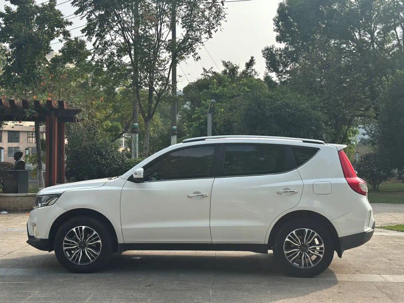 Geely X6